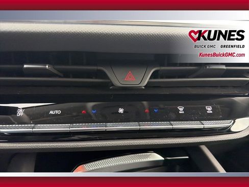 New 2026 Buick Envision Preferred image 27