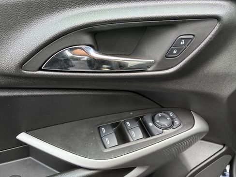 Used 2024 Chevrolet Trax LS FWD image 23