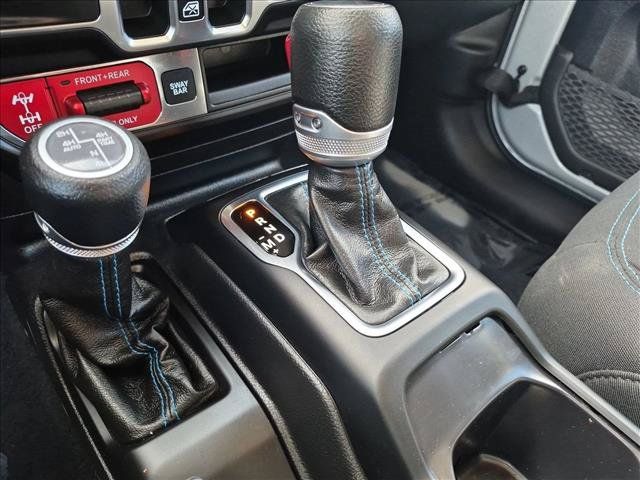 Used 2023 Jeep Wrangler Unlimited Rubicon 4xe w/ Cold Weather Group AWD/4WD image 18