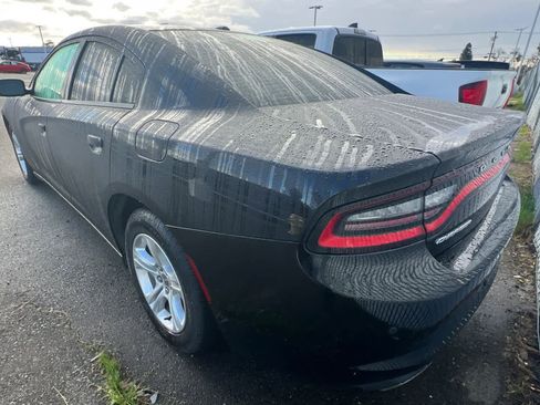 Used 2020 Dodge Charger SXT image 4