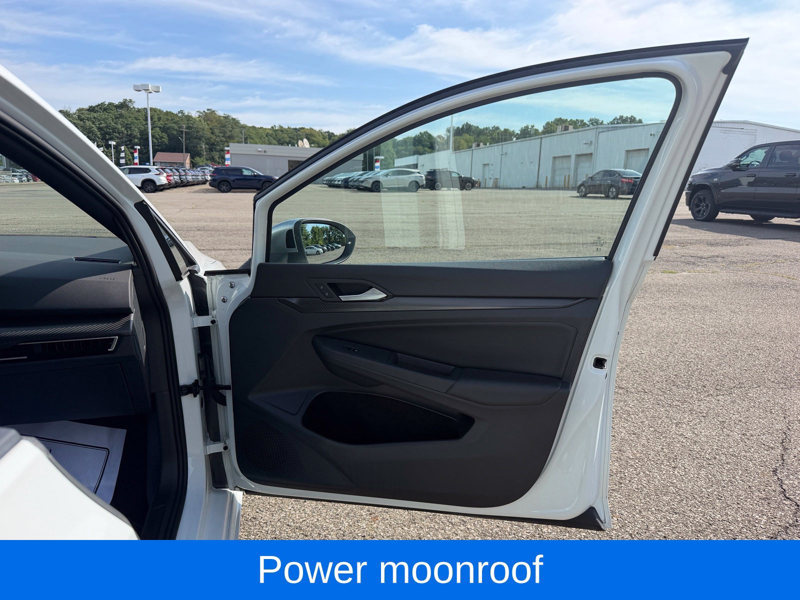 Used 2024 Volkswagen Golf R AWD/4WD image 37