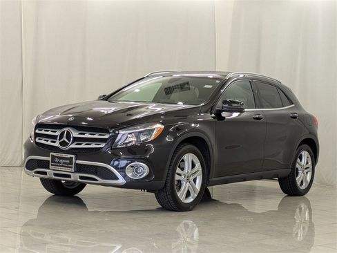 Used 2018 Mercedes-Benz GLA 250 4MATIC image 4