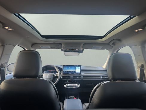 New 2026 Lincoln Corsair Premiere image 17