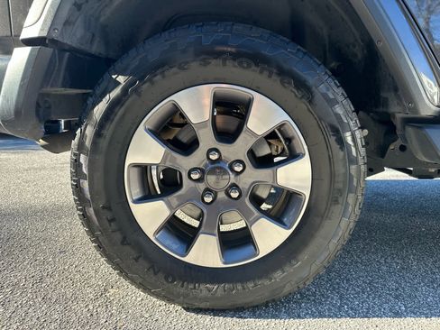 Used 2021 Jeep Wrangler Unlimited Sahara image 7