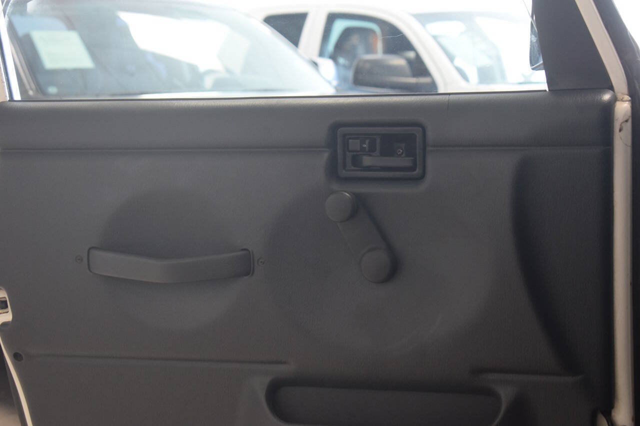 Used 2000 Jeep Wrangler Sport AWD/4WD image 19