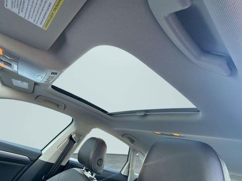 Certified 2022 Volkswagen Jetta SE FWD image 14
