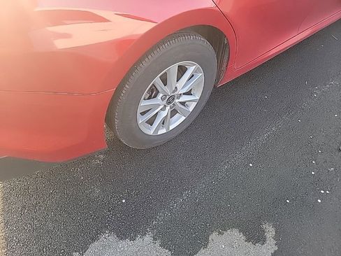 Used 2025 Toyota Camry LE image 9