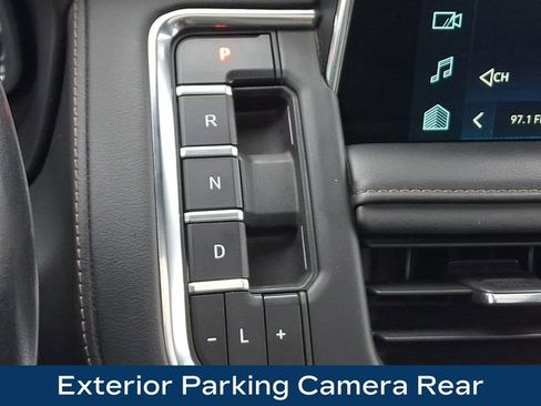 Used 2024 Chevrolet Suburban High Country w/ Advanced Technology Package image 21