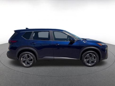 Used 2025 Nissan Rogue SV FWD image 16