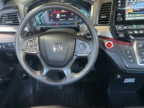 Used 2024 Honda Odyssey Sport image 28