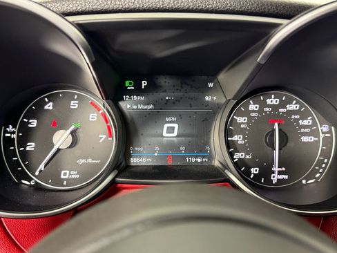 Used 2018 Alfa Romeo Giulia image 22