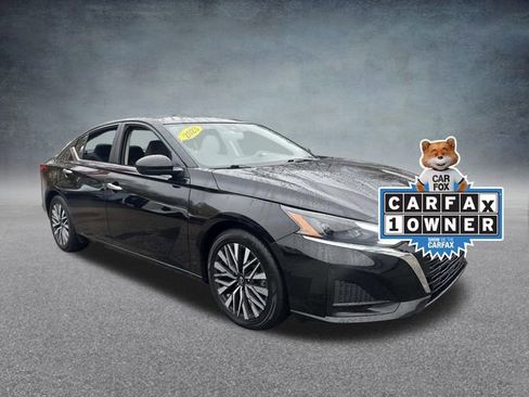 Used 2023 Nissan Altima 2.5 SV image 2