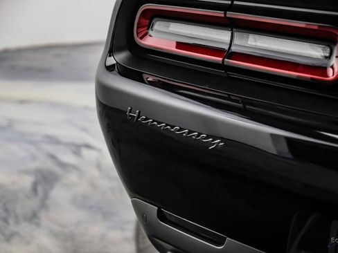 Used 2022 Dodge Challenger SRT Hellcat RWD image 18