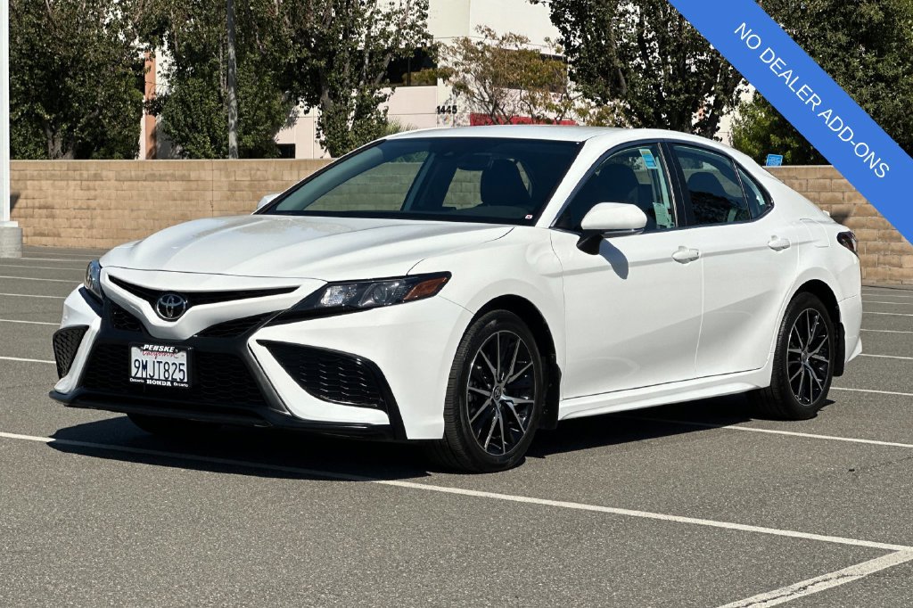 Used 2024 Toyota Camry SE FWD image 8