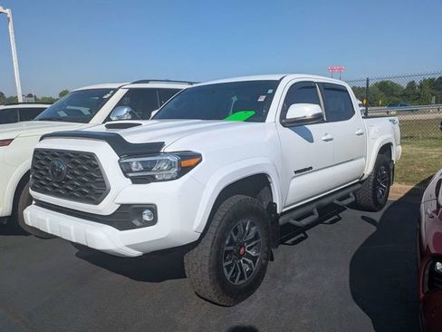 Used 2022 Toyota Tacoma TRD Sport image 5