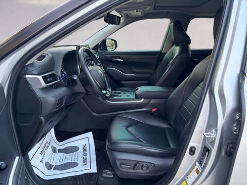 Used 2020 Toyota Highlander XLE image 9