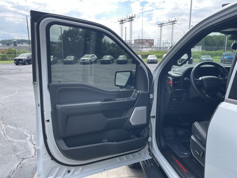 Used 2025 Ford F150 Raptor AWD/4WD image 18