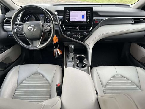 Used 2024 Toyota Camry SE FWD image 16