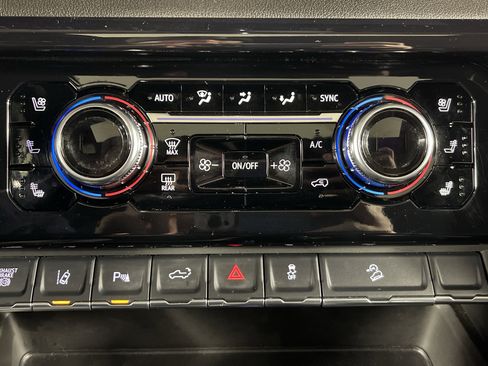 Used 2025 GMC Sierra 2500 AT4 w/ AT4 Premium Plus Package image 26