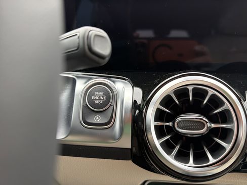 New 2026 Mercedes-Benz GLB 250 4MATIC image 19