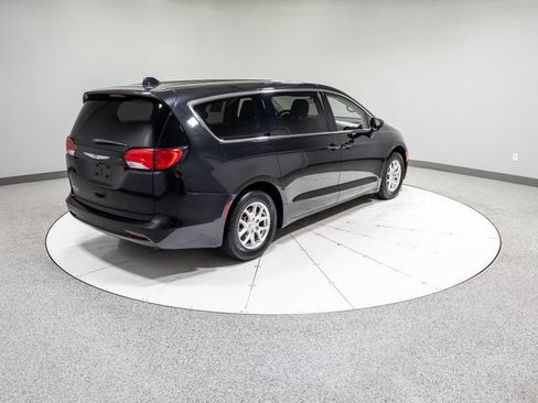 Used 2020 Chrysler Voyager LX FWD image 32