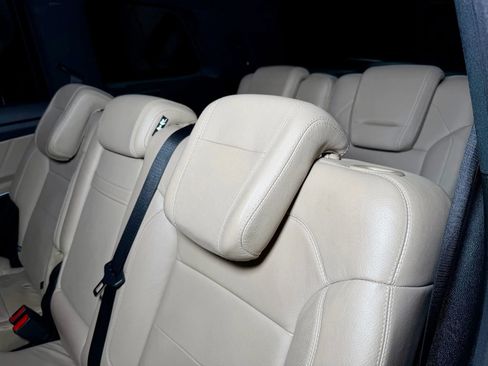 Used 2015 Mercedes-Benz GL 550 4MATIC image 25