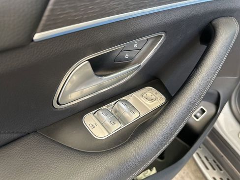 Used 2024 Mercedes-Benz GLE 350 4MATIC image 39