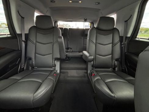 Used 2019 Cadillac Escalade Premium Luxury image 43