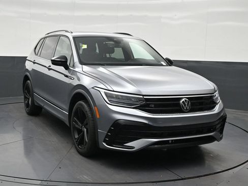 Used 2023 Volkswagen Tiguan SE R-Line FWD image 7