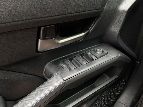 Used 2025 Toyota Tacoma TRD Sport image 19