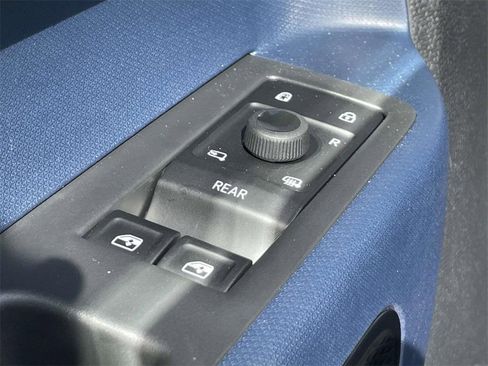 New 2025 Volkswagen ID. Buzz Pro S image 21