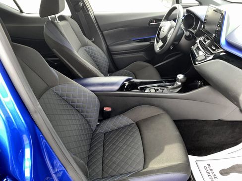 Used 2021 Toyota C-HR XLE image 26