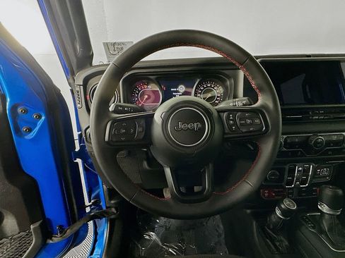 Certified 2025 Jeep Gladiator Rubicon w/ Convenience Group image 19