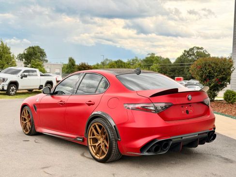 Used 2017 Alfa Romeo Giulia Quadrifoglio RWD image 22