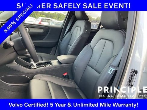 Certified 2023 Volvo XC40 B5 Plus w/ Protection Package Premier AWD/4WD image 17