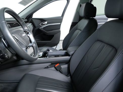 Certified 2023 Audi e-tron Premium w/ Convenience Plus Package image 5