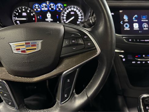 Used 2017 Cadillac XT5 Platinum AWD/4WD image 21