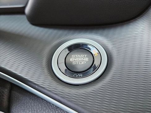 New 2025 Jeep Grand Cherokee Altitude image 12