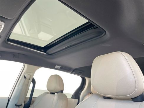 Used 2023 Toyota Sienna XLE image 42