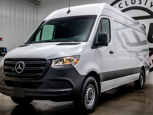 Used 2023 Mercedes-Benz Sprinter 2500 image 26