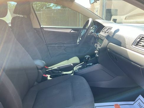 Used 2015 Volkswagen Jetta SE FWD image 23