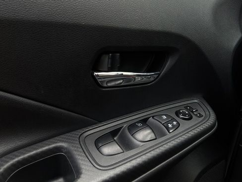 Used 2025 Nissan Versa SV FWD image 20