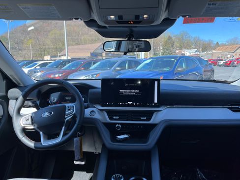 New 2026 Ford Explorer Active AWD/4WD image 15