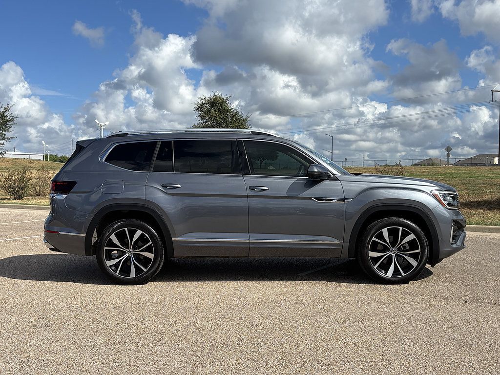 Used 2024 Volkswagen Atlas SEL Premium R-Line AWD/4WD image 6