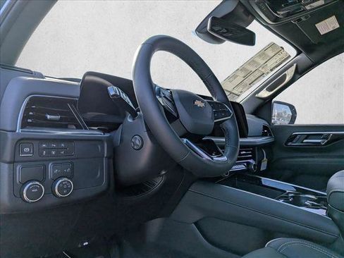 New 2026 Chevrolet Suburban Premier image 9