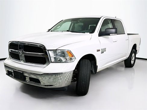 Used 2019 RAM 1500 Classic SLT w/ Luxury Group image 2