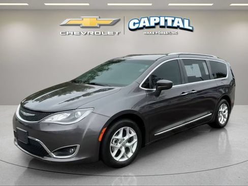 Used 2017 Chrysler Pacifica Touring-L Plus w/ Tire & Wheel Group FWD image 1