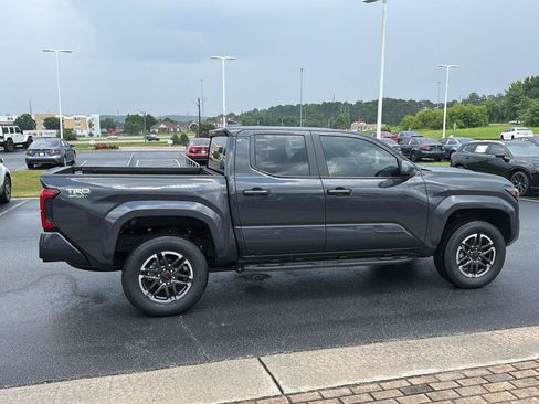 Used 2025 Toyota Tacoma TRD Sport RWD image 7