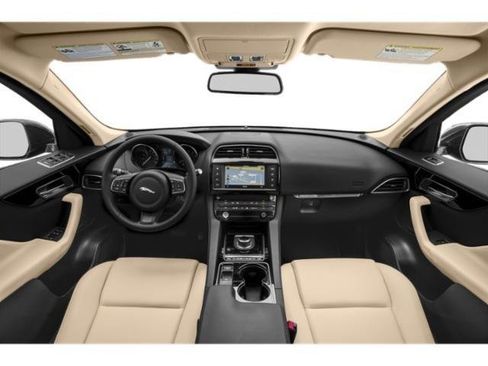 Used 2018 Jaguar F-PACE Prestige image 10