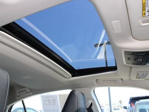 Certified 2025 Lexus ES 300h w/ Accessory Package (Z2) FWD image 6